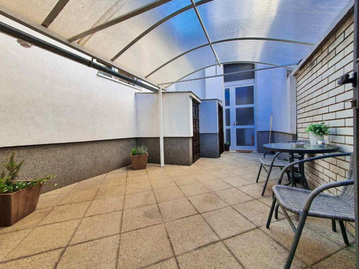 Apartment Laura & Lucija Όσιγιεκ Εξωτερικό φωτογραφία