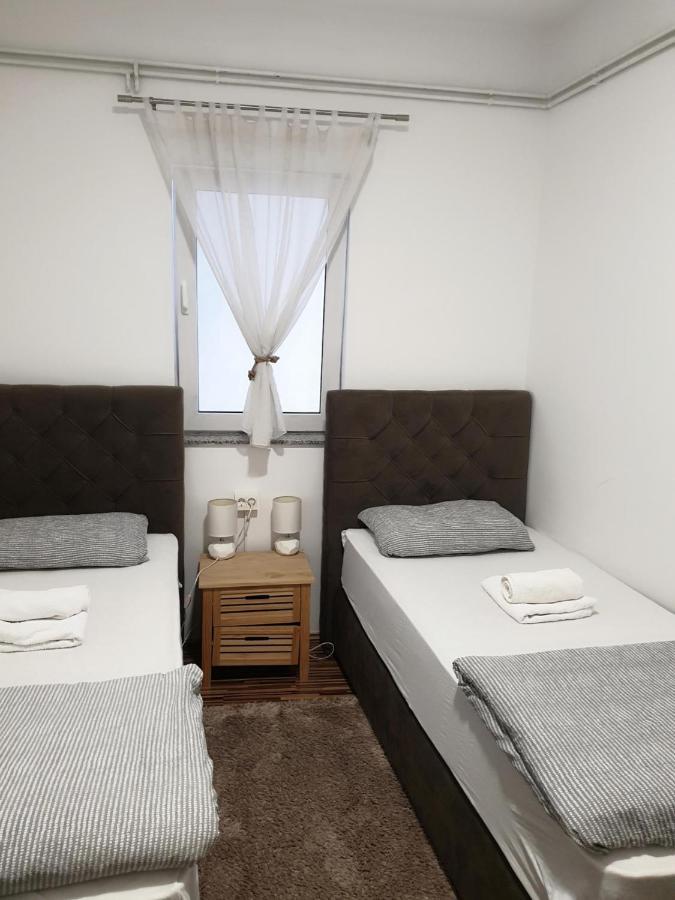 Apartment Laura & Lucija Όσιγιεκ Εξωτερικό φωτογραφία